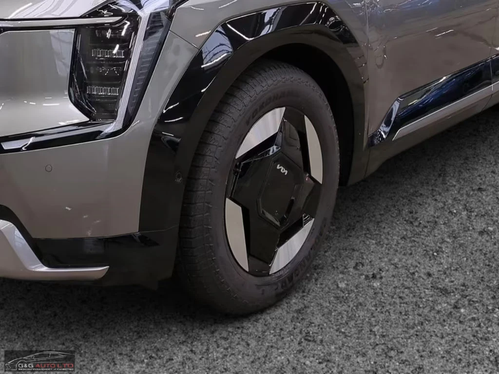 Kia EV9 COMFORT/385HP/7S/MASSAGE/AWD/360/AHK/HUD/MEMO/132q, снимка 11 - Автомобили и джипове - 54120295