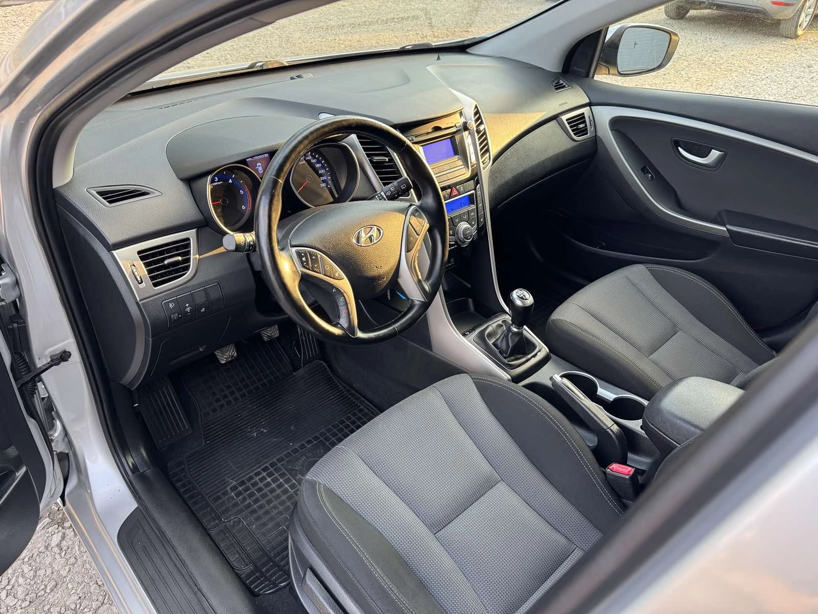 Hyundai I30 1.6CRDI* Led* FACE* Evro6* 6Speed | Mobile.bg � ����������� 11