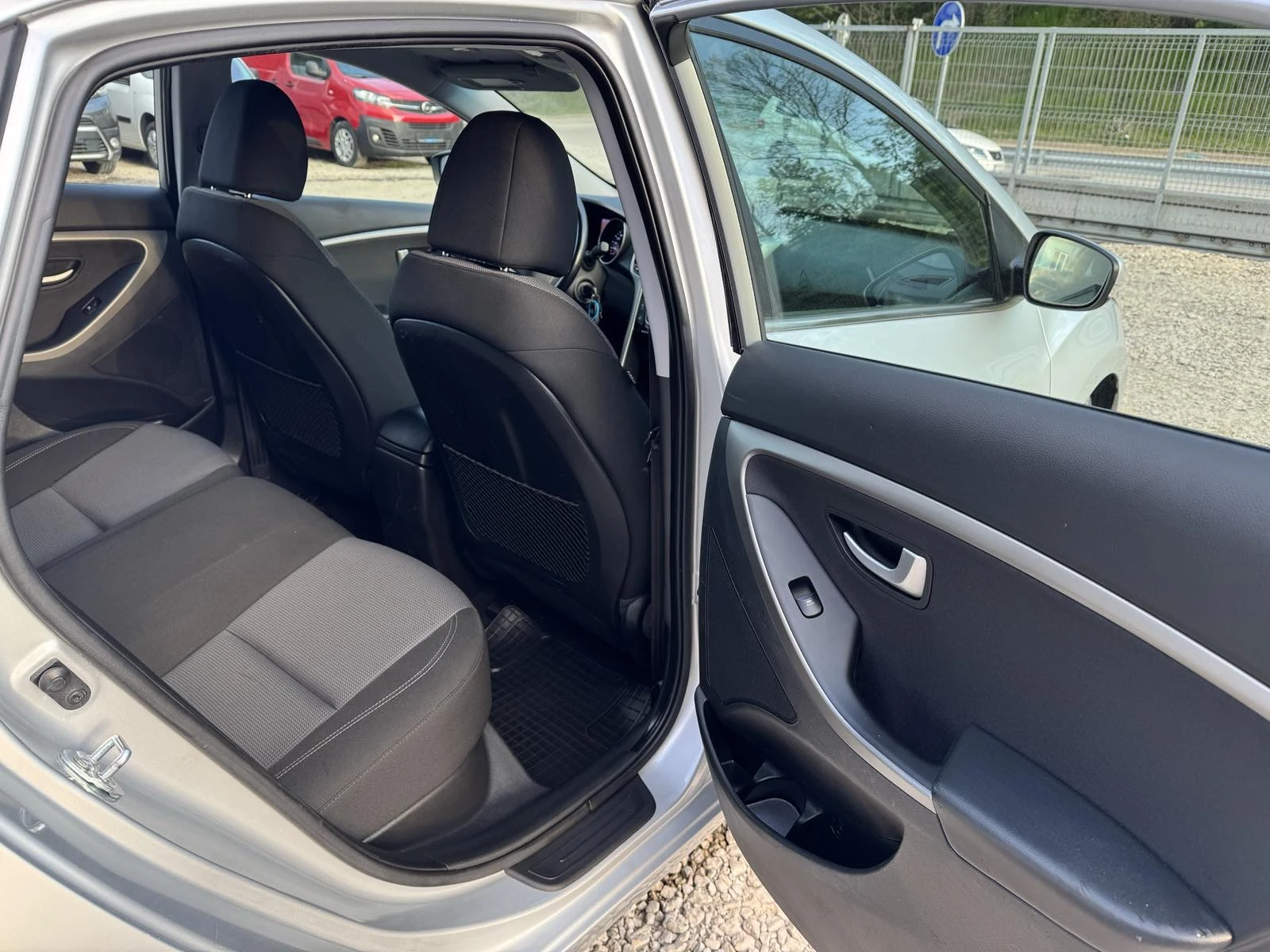 Hyundai I30 1.6CRDI* Led* FACE* Evro6* 6Speed | Mobile.bg � ����������� 9