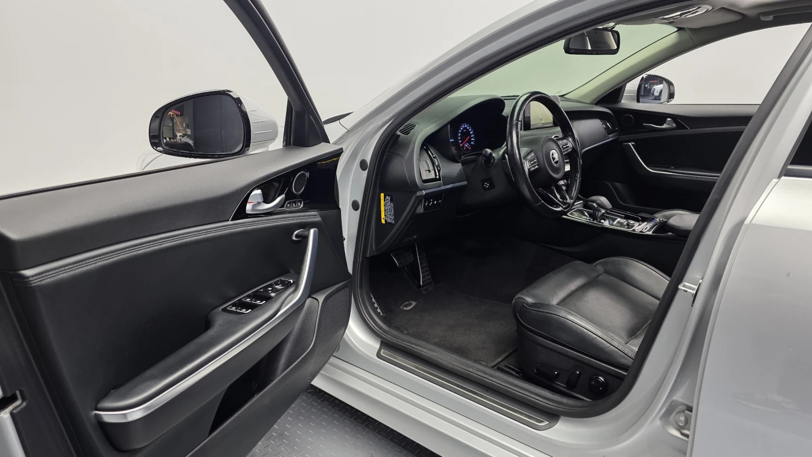 Kia Stinger Turbo 2WD, снимка 5 - Автомобили и джипове - 54784047