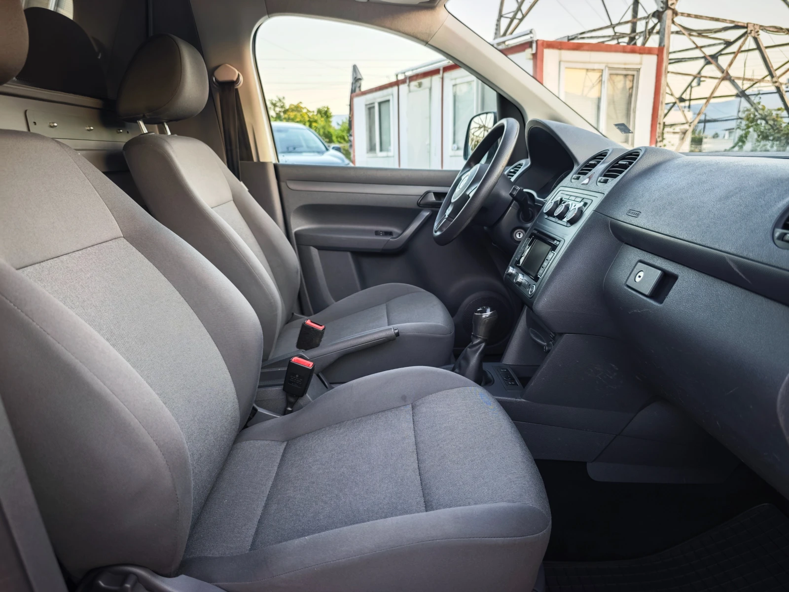 VW Caddy 1.6TDI , снимка 11 - Автомобили и джипове - 55648705