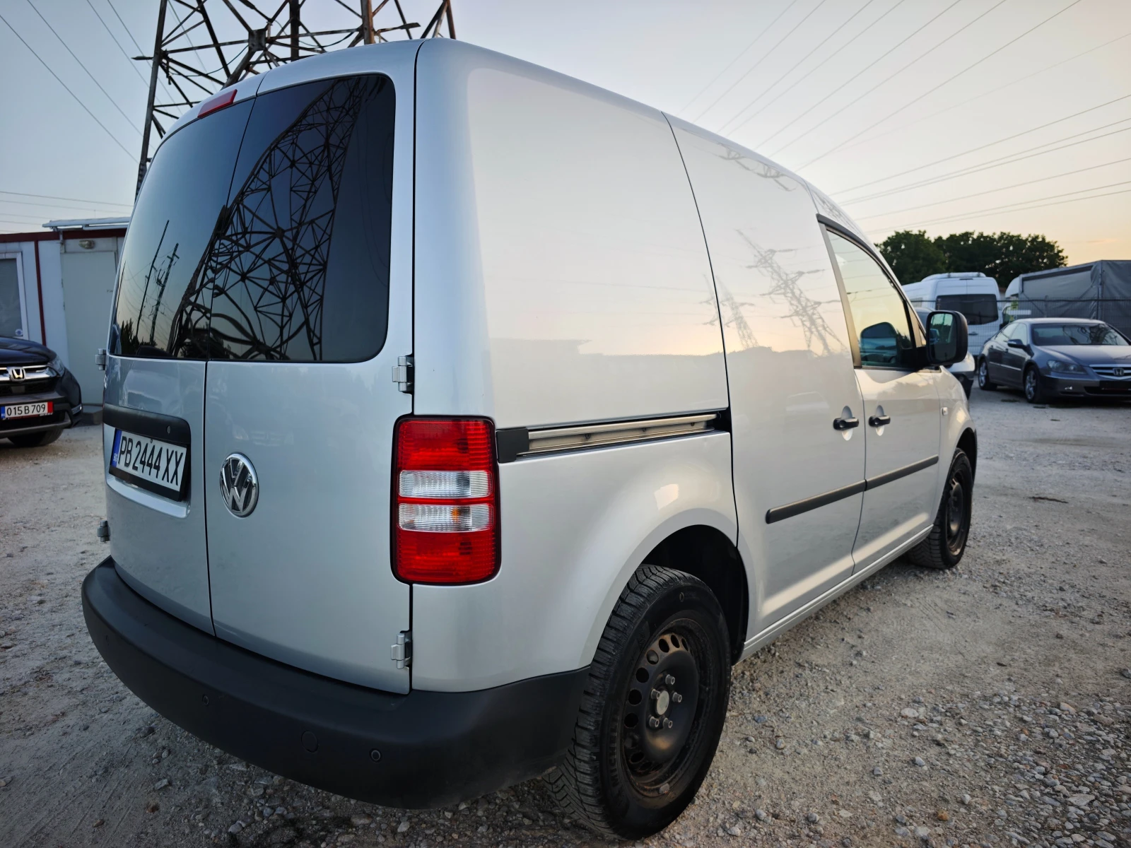 VW Caddy 1.6TDI , снимка 6 - Автомобили и джипове - 55648705