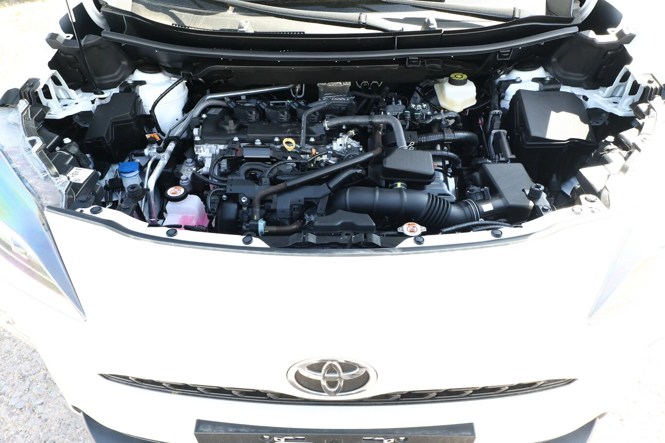 Toyota Yaris Cross, снимка 11 - Автомобили и джипове - 55655355