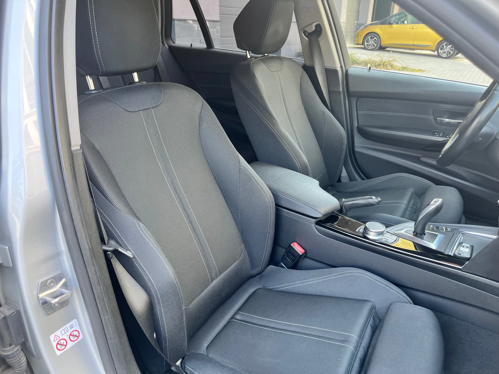 BMW 320 318d 150ks= Дигитално Табло= Нави= Камера= ТОП!!!, снимка 14 - Автомобили и джипове - 55919976