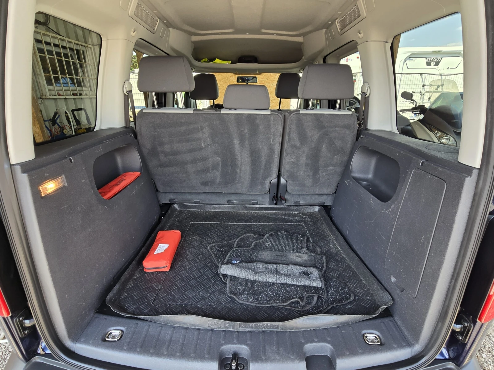 VW Caddy 2.0i/EcoFuel/Лизинг, снимка 9 - Автомобили и джипове - 56462867