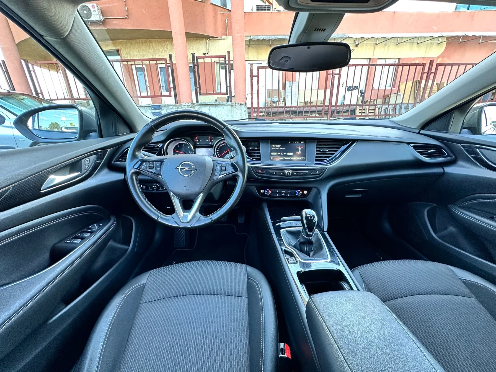 Opel Insignia Перфектен  , снимка 10 - Автомобили и джипове - 56484036