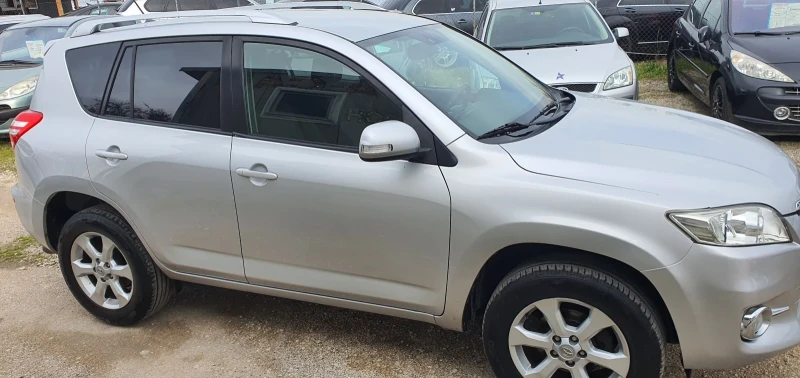 Toyota Rav4, снимка 2 - Автомобили и джипове - 47406821