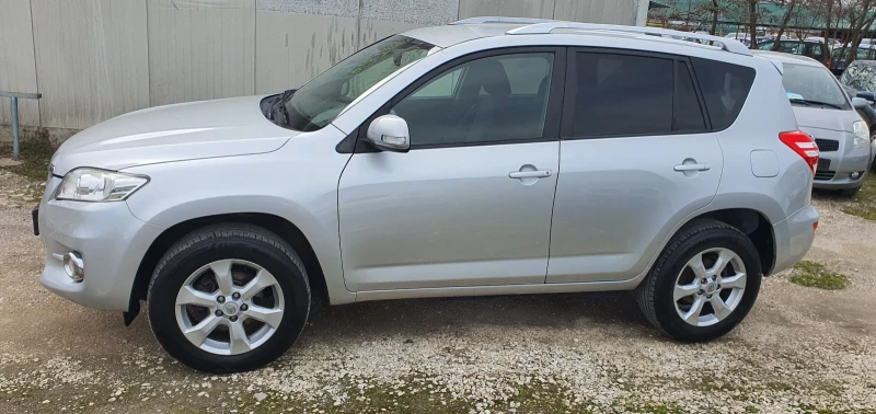 Toyota Rav4, снимка 3 - Автомобили и джипове - 47406821