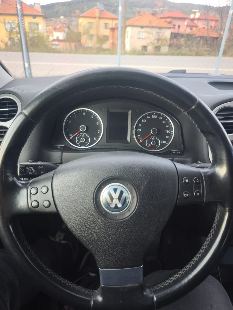 VW Tiguan 1.4 TSI , снимка 9 - Автомобили и джипове - 52331264