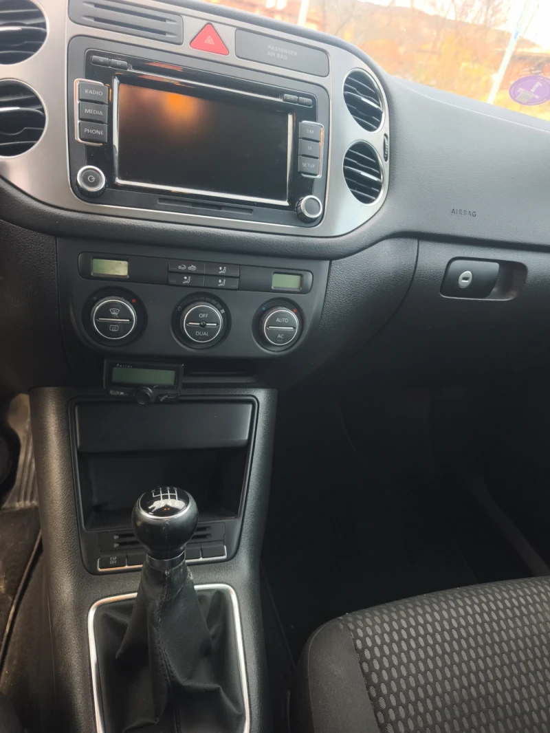 VW Tiguan 1.4 TSI , снимка 11 - Автомобили и джипове - 52331264