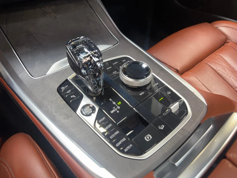 BMW X7 INDIVIDUAL* FULL MAX* LASER* HUD* ВЪЗДУХ* 7М* , снимка 13 - Автомобили и джипове - 53010597