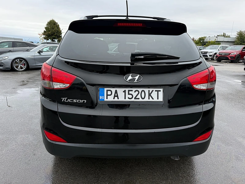 Hyundai Tucson 10000км!-АВТОМАТИК-КАМЕРА-ПОДГРЯВАНЕ, снимка 6 - Автомобили и джипове - 53068081