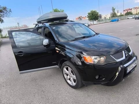 Mitsubishi Outlander не