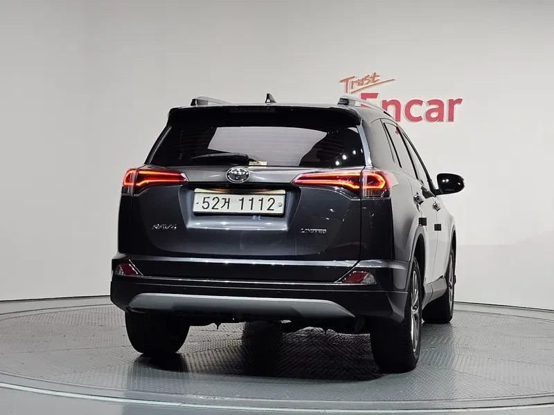 Toyota Rav4, снимка 4 - Автомобили и джипове - 55796221