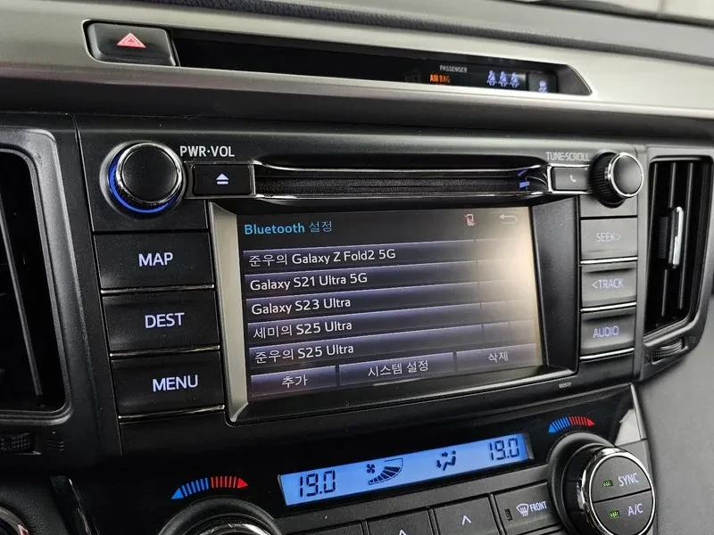 Toyota Rav4, снимка 16 - Автомобили и джипове - 55796221