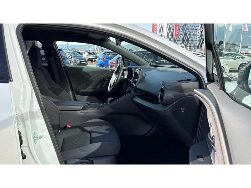 Toyota C-HR 1.8 HEV E-CVT Club FWD, снимка 6 - Автомобили и джипове - 56267778