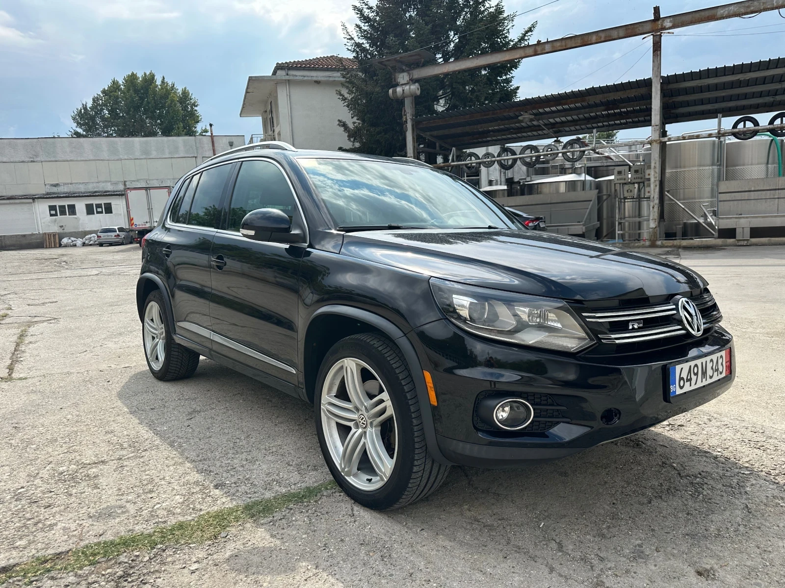 VW Tiguan 2.0 TSI R-line 120 000 км. Като нова! - изображение 3