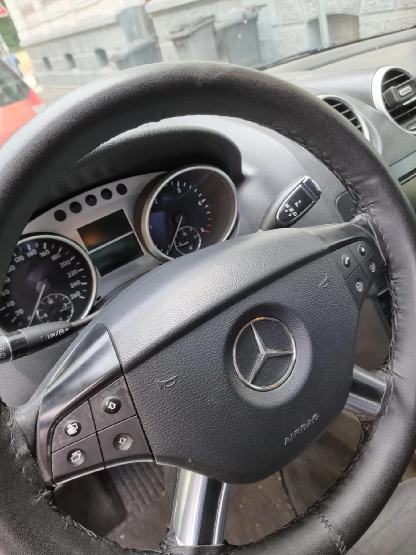 Mercedes-Benz ML 320  - изображение 10