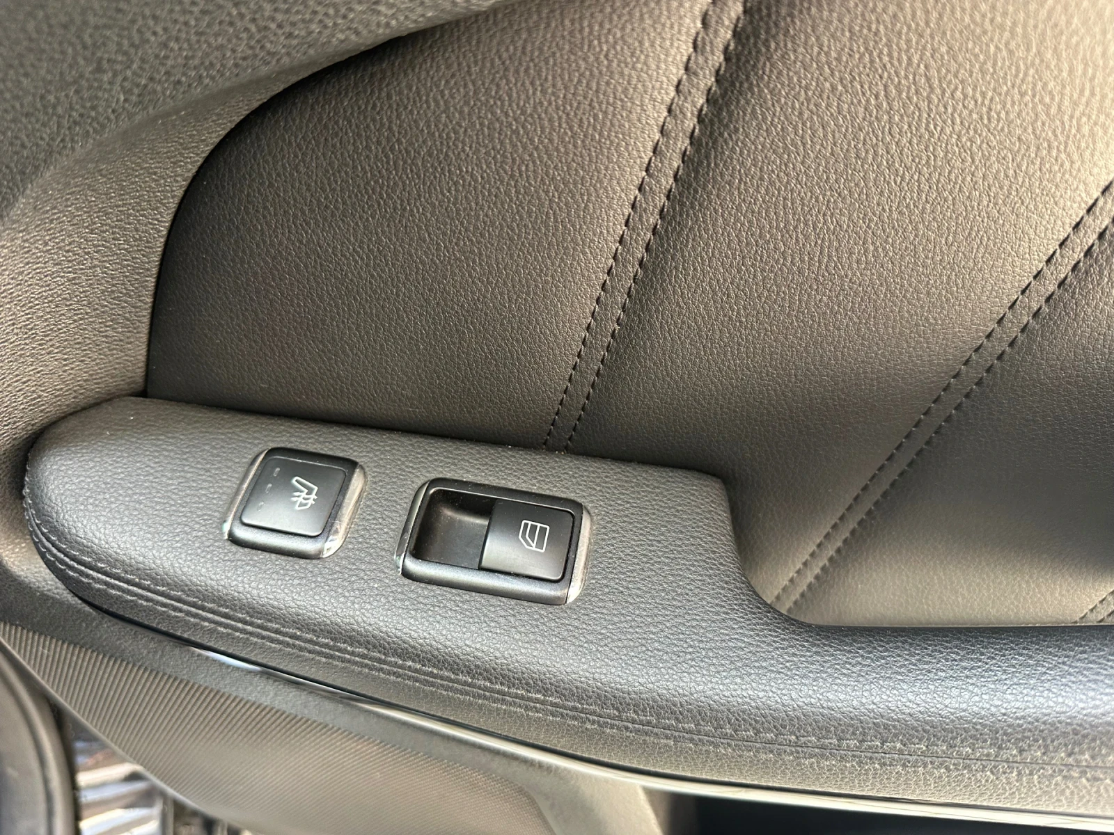 Mercedes-Benz E 350 AMG* AVANTGARDE* HARMON/KARDON* ПОДГРЕВ* ЩОРИ* , снимка 11 - Автомобили и джипове - 52325686