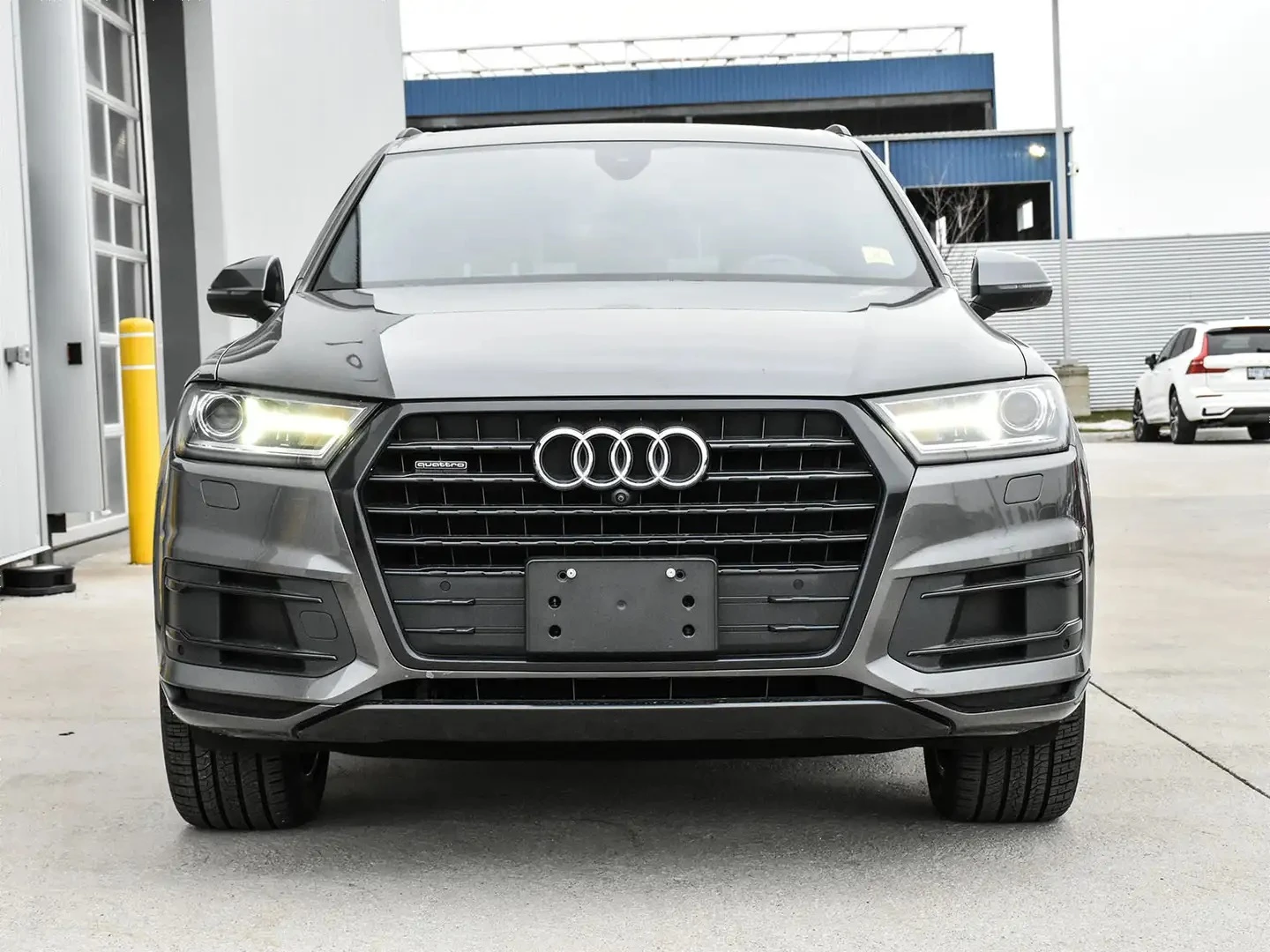 Audi Q7 Обдухване * Панорама * 7 Места * Carfax * , снимка 2 - Автомобили и джипове - 53850734
