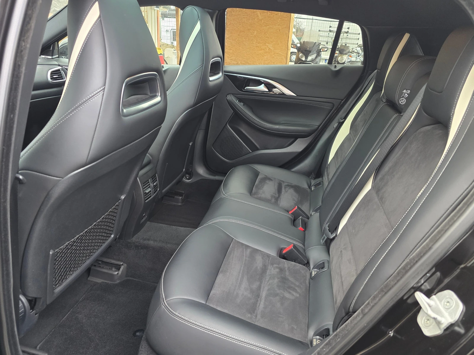 Infiniti Q30 S 2.2CDi/ S-line/Лизинг, снимка 8 - Автомобили и джипове - 53958531