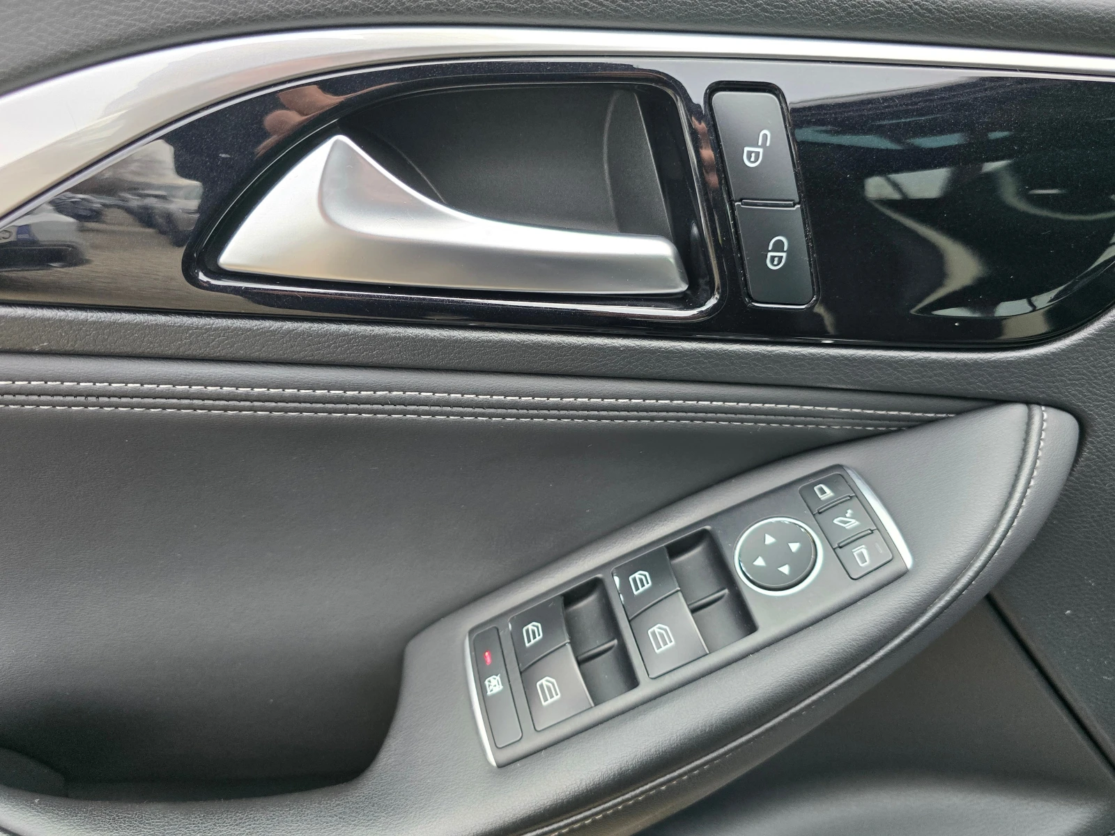 Infiniti Q30 S 2.2CDi/ S-line/Лизинг, снимка 7 - Автомобили и джипове - 53958531