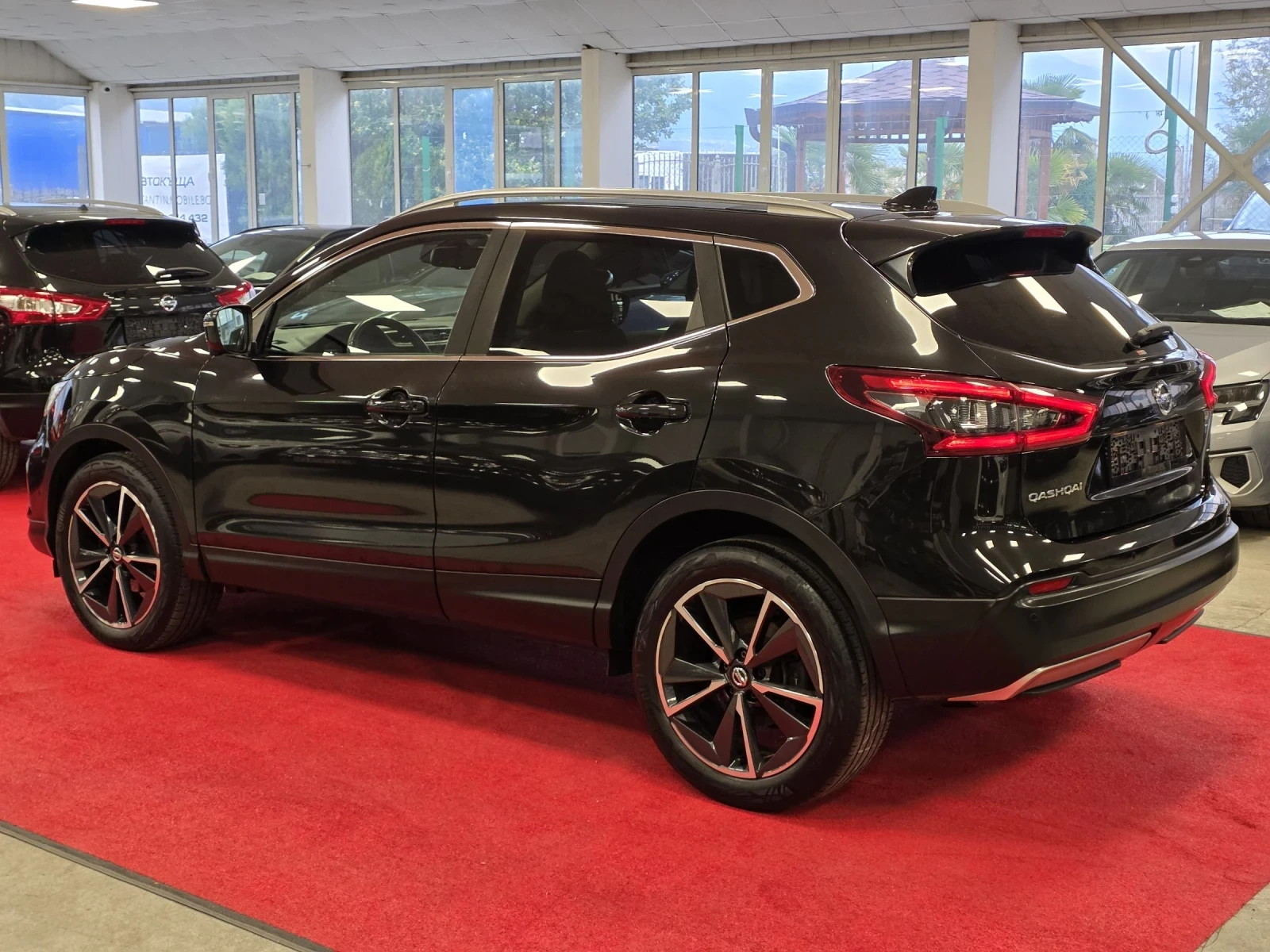 Nissan Qashqai 1.2 DIG-T | Automatic | Tekna , снимка 4 - Автомобили и джипове - 54045309