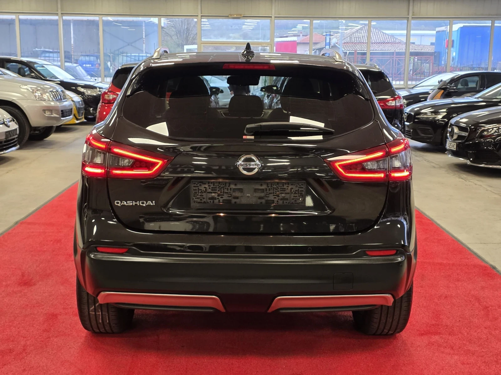 Nissan Qashqai 1.2 DIG-T | Automatic | Tekna , снимка 5 - Автомобили и джипове - 54045309