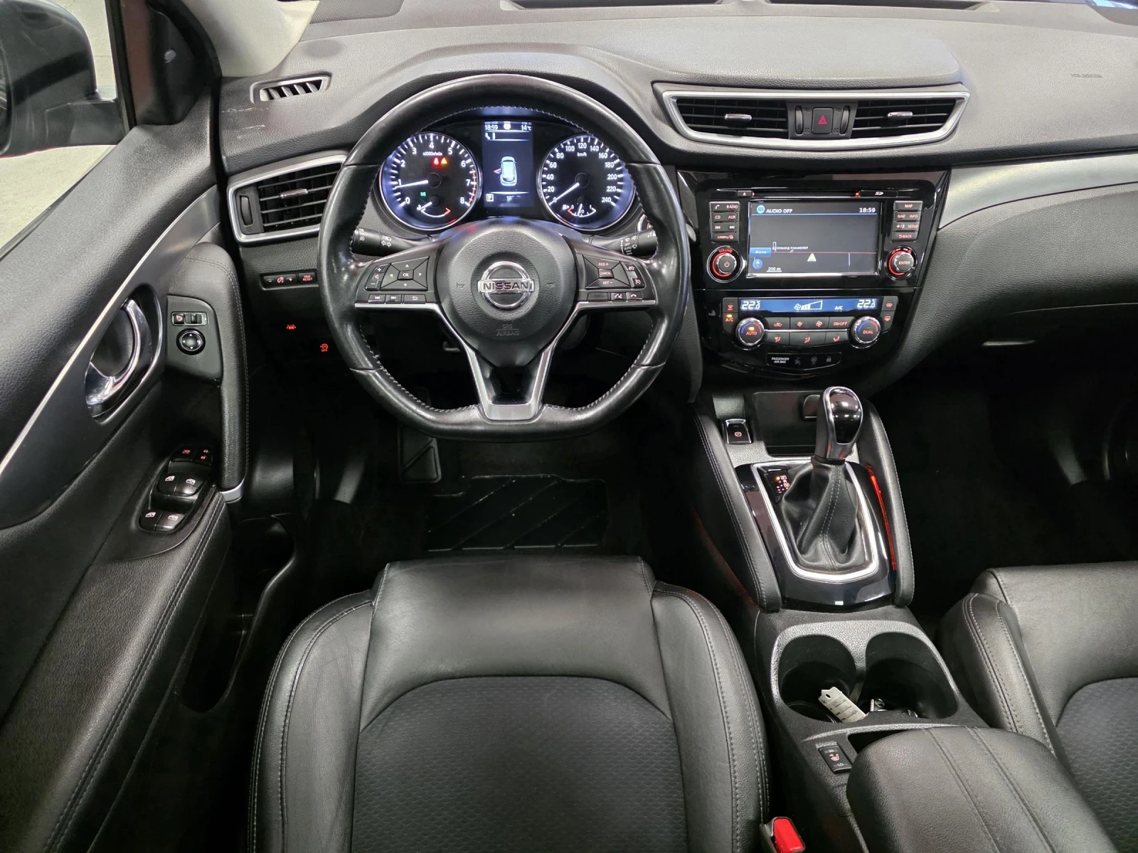 Nissan Qashqai 1.2 DIG-T | Automatic | Tekna , снимка 7 - Автомобили и джипове - 54045309