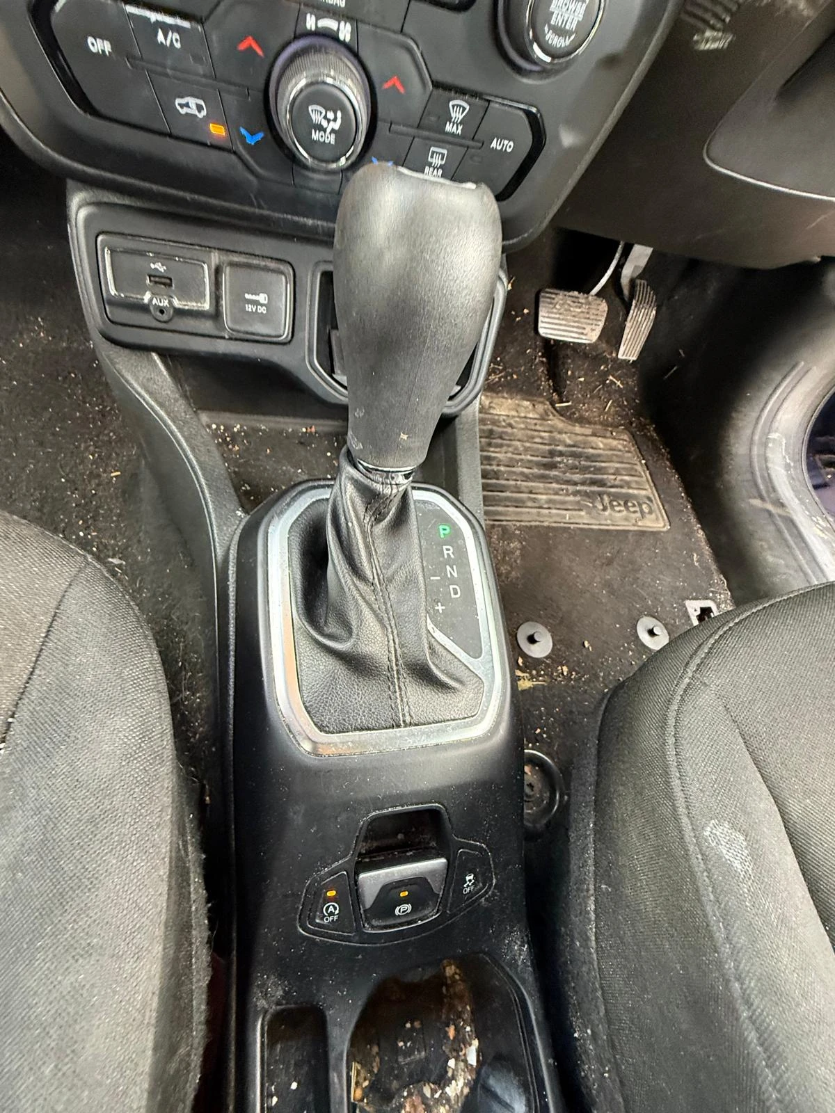 Jeep Renegade 1.4t auto, снимка 8 - Автомобили и джипове - 54085516