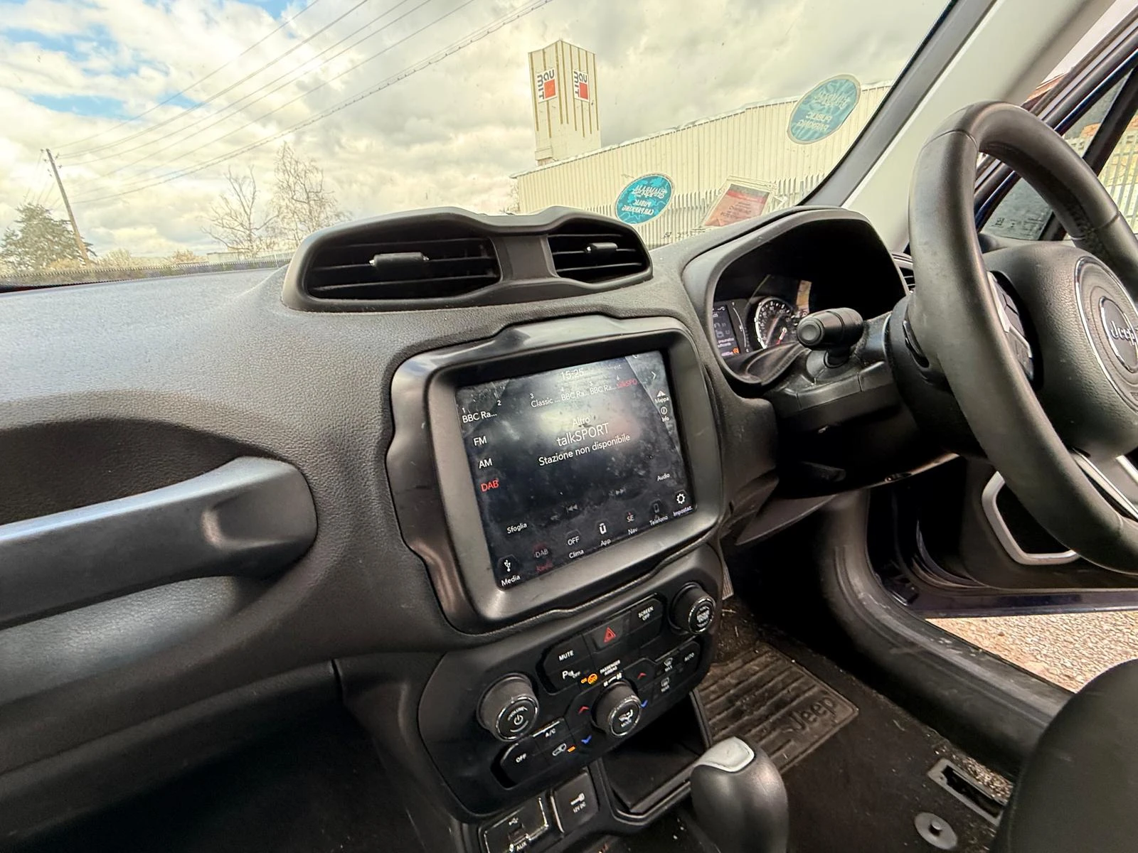 Jeep Renegade 1.4t auto, снимка 7 - Автомобили и джипове - 54085516