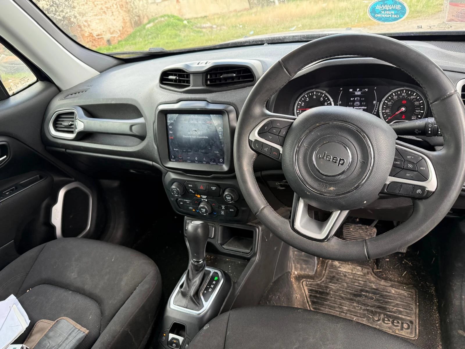 Jeep Renegade 1.4t auto, снимка 9 - Автомобили и джипове - 54085516
