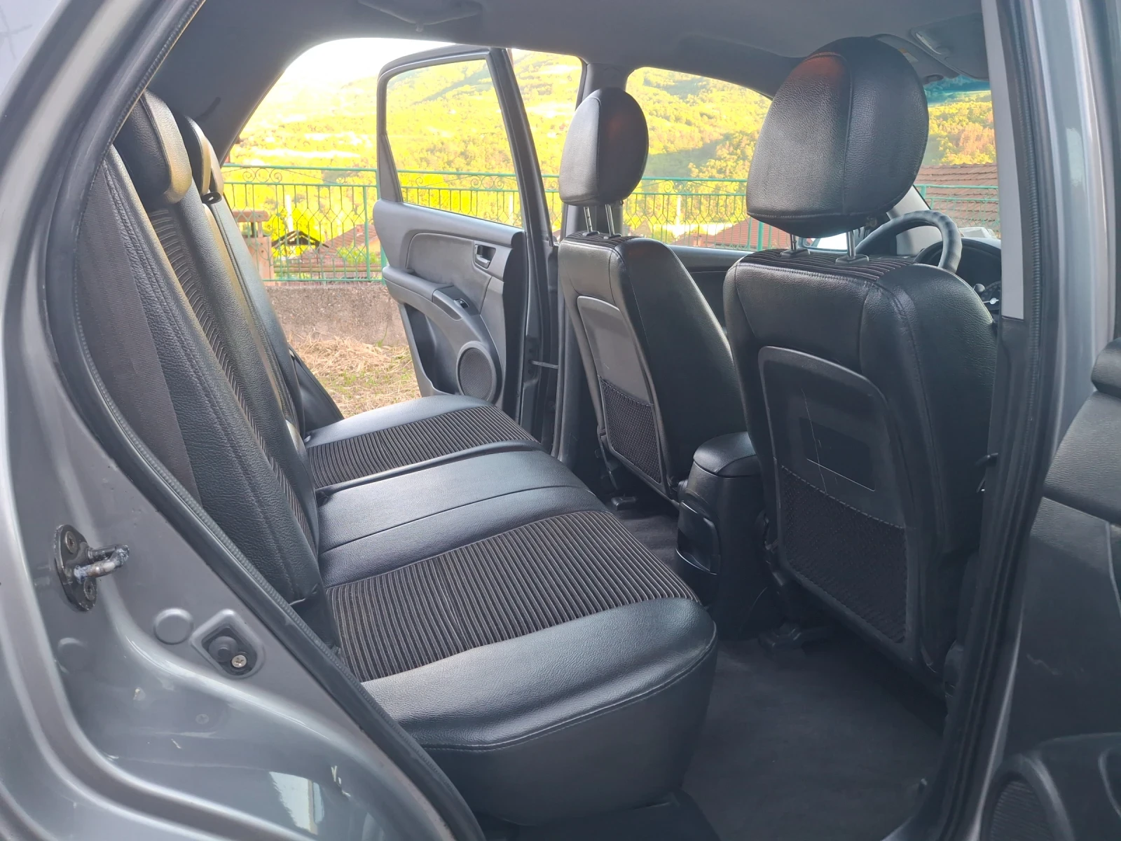 Kia Sportage 2.0crdi.klim.koja, снимка 9 - Автомобили и джипове - 54683191