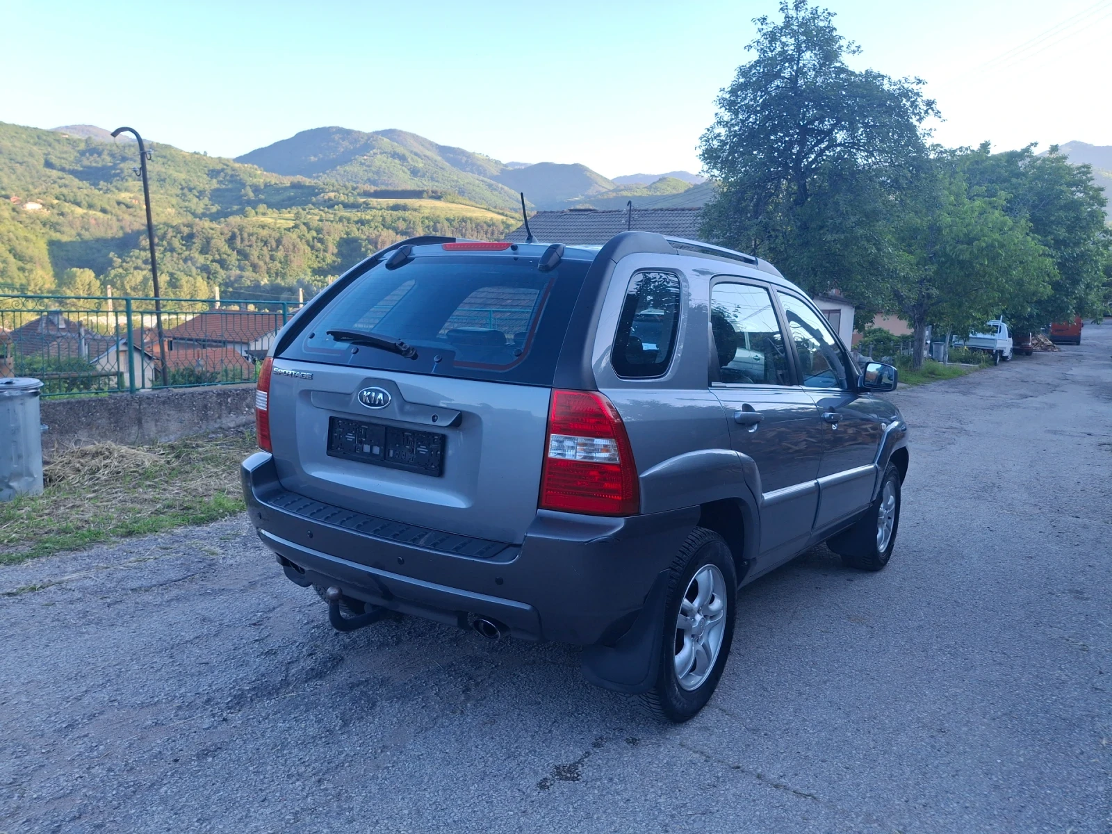 Kia Sportage 2.0crdi.klim.koja, снимка 4 - Автомобили и джипове - 54683191