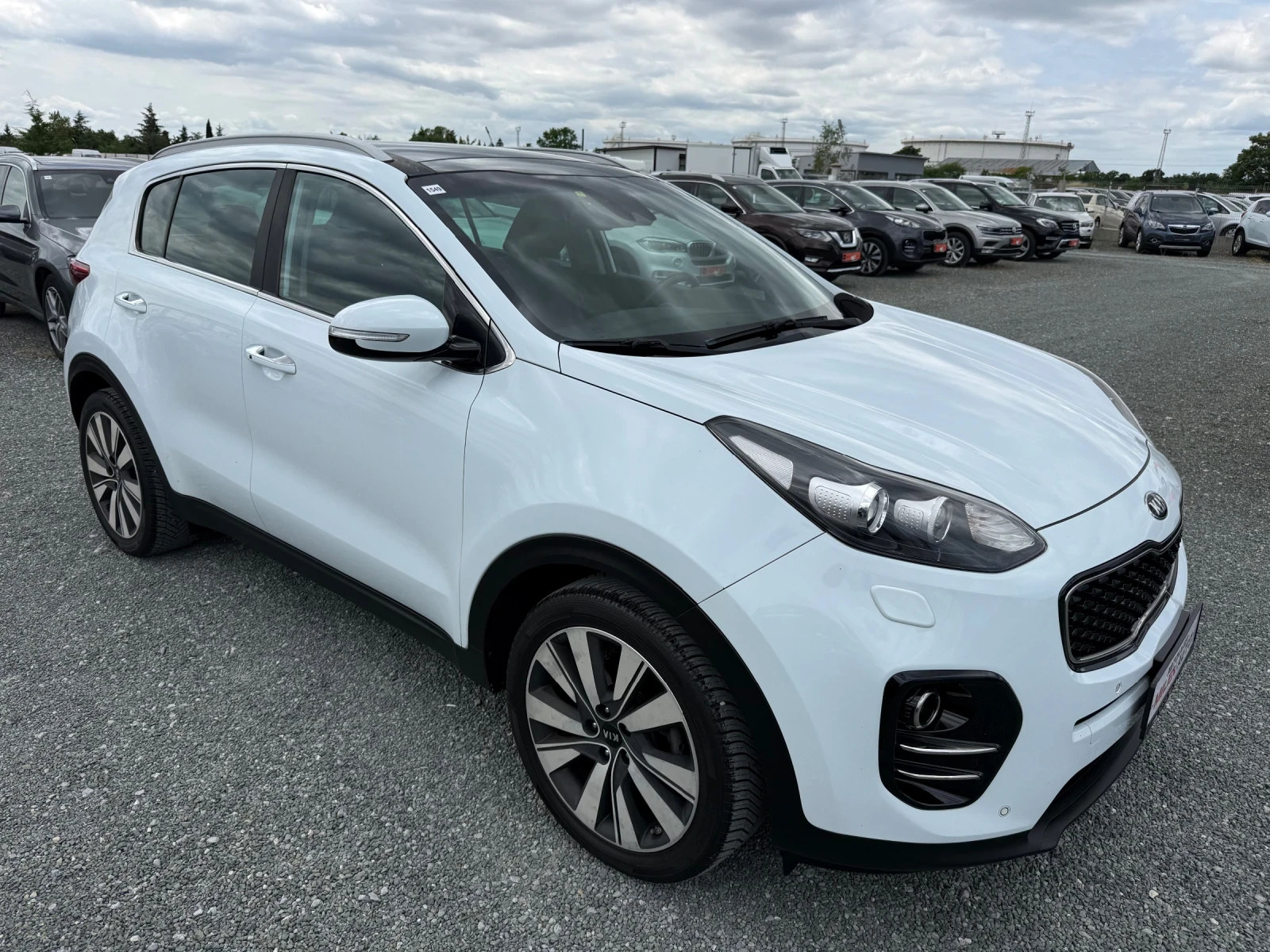 Kia Sportage (KATO НОВА), снимка 3 - Автомобили и джипове - 54936543