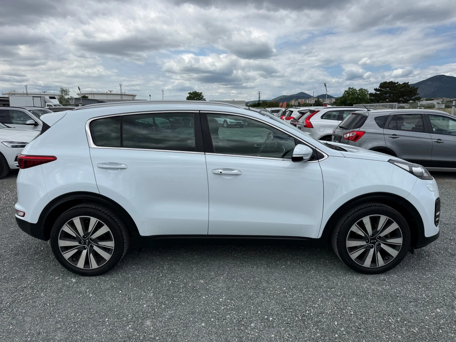 Kia Sportage (KATO НОВА), снимка 4 - Автомобили и джипове - 54936543