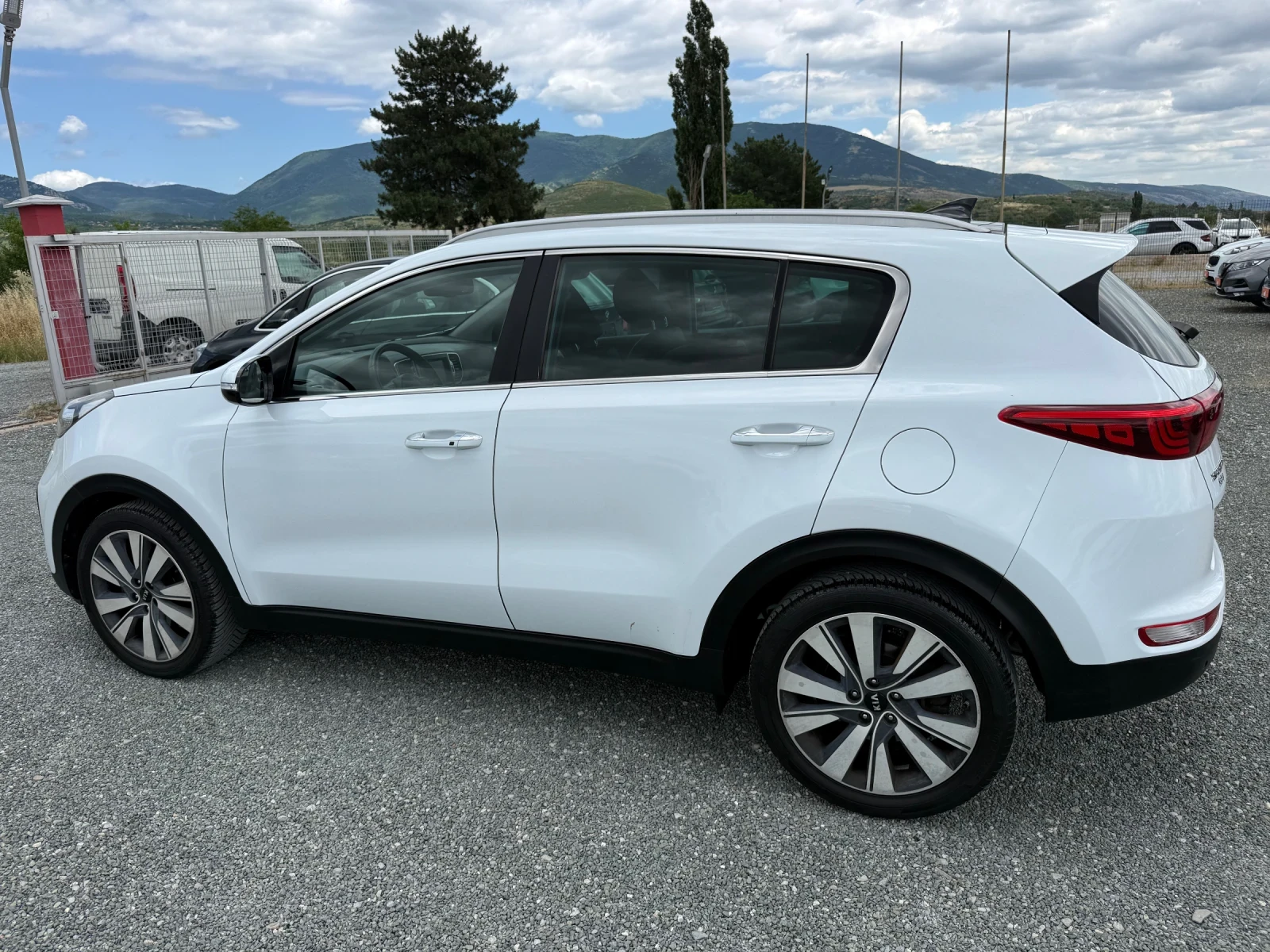 Kia Sportage (KATO НОВА), снимка 8 - Автомобили и джипове - 54936543