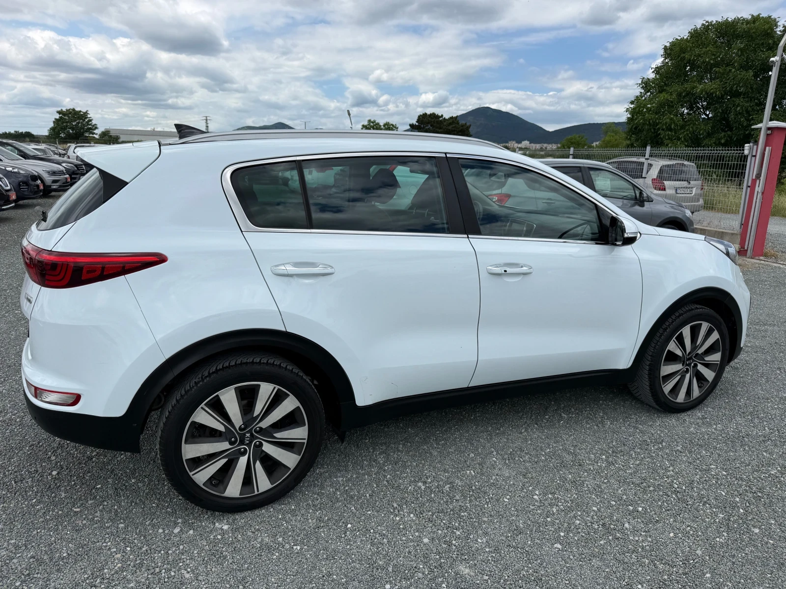 Kia Sportage (KATO НОВА), снимка 5 - Автомобили и джипове - 54936543
