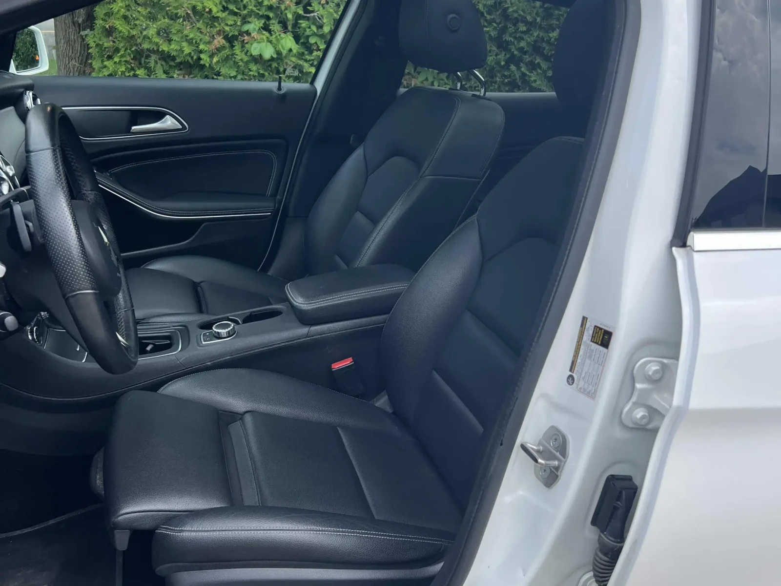 Mercedes-Benz GLA 250 ПАНОРАМА * ПОДГРЕВИ * CARFAX * АВТО КРЕДИТ * , снимка 8 - Автомобили и джипове - 55064379