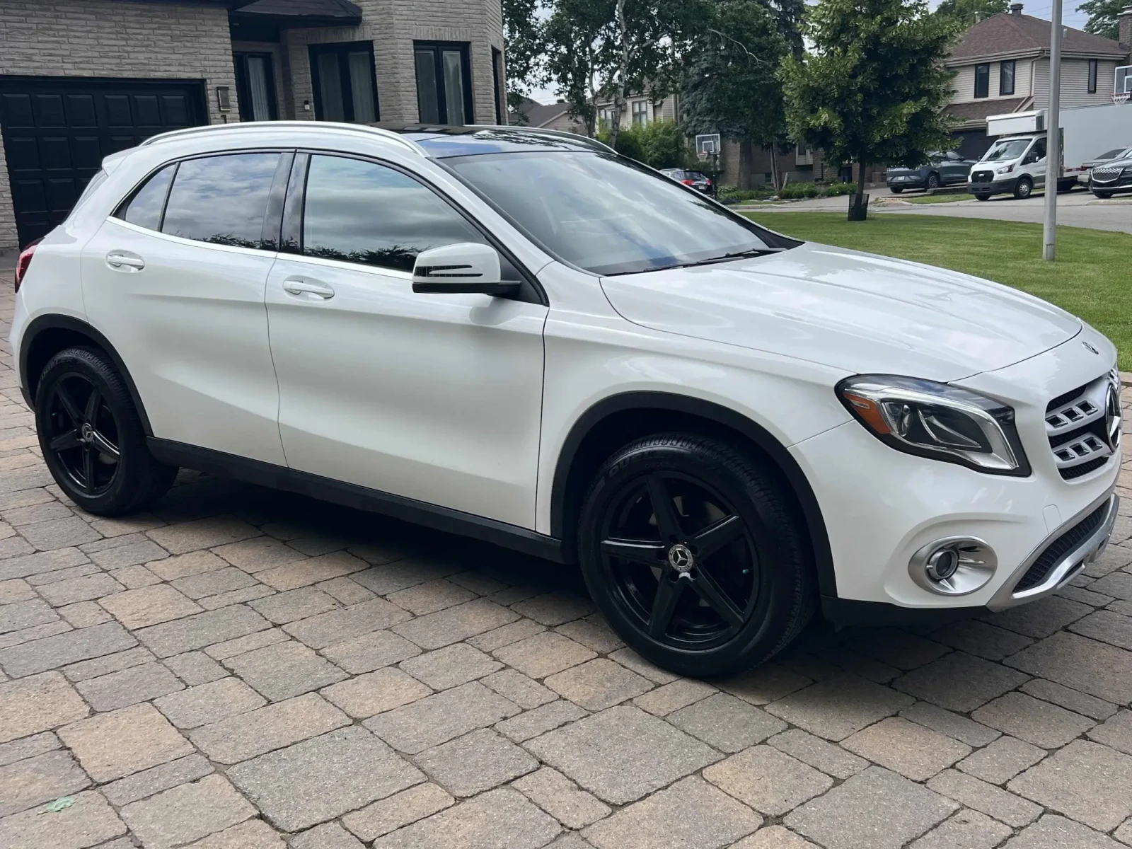 Mercedes-Benz GLA 250 ПАНОРАМА * ПОДГРЕВИ * CARFAX * АВТО КРЕДИТ * , снимка 4 - Автомобили и джипове - 55064379