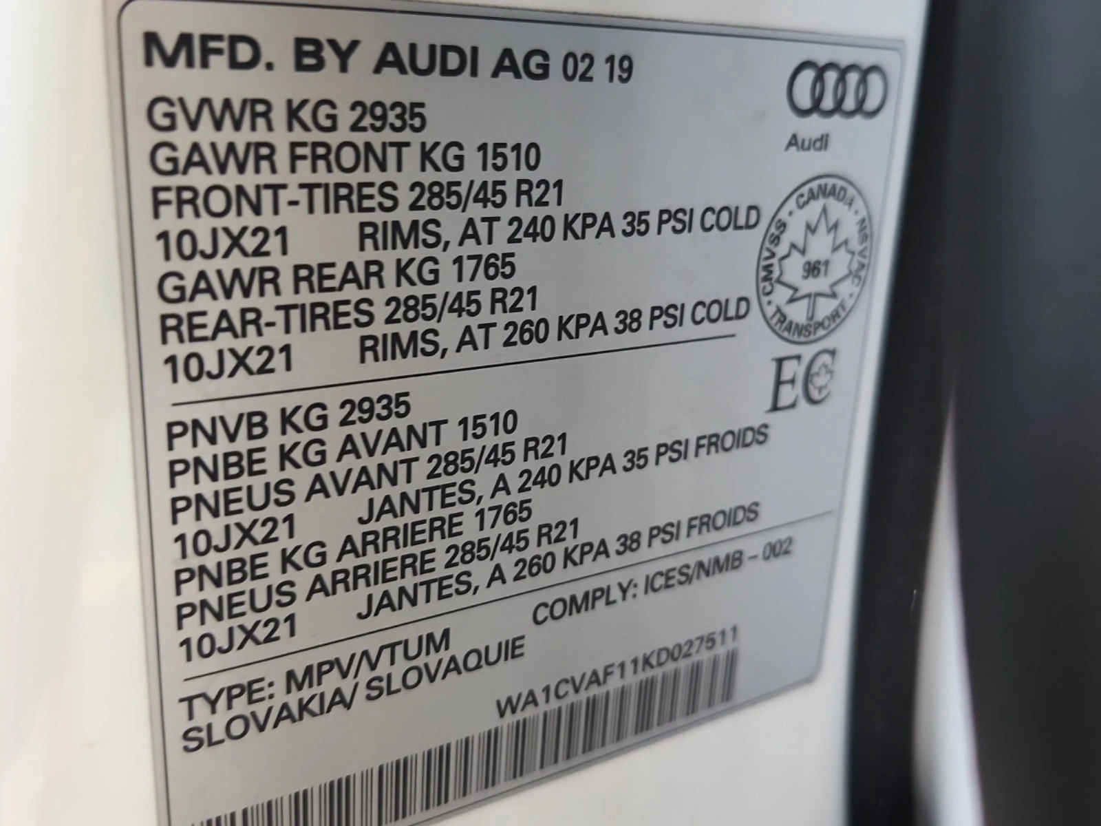 Audi Q8 * TECHNIK * CARFAX * 2 ЧИФТА ГУМИ * 2 КЛЮЧА, снимка 15 - Автомобили и джипове - 55799864