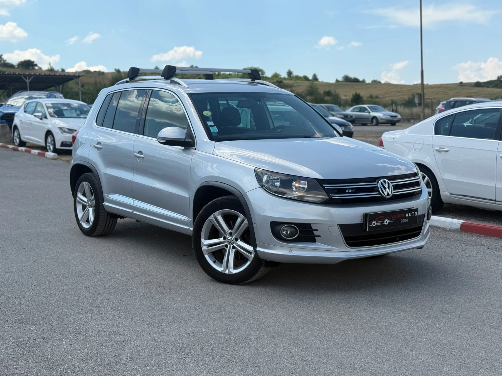 VW Tiguan R-LINE 2.0 TDI 140 кс., снимка 5 - Автомобили и джипове - 55920515