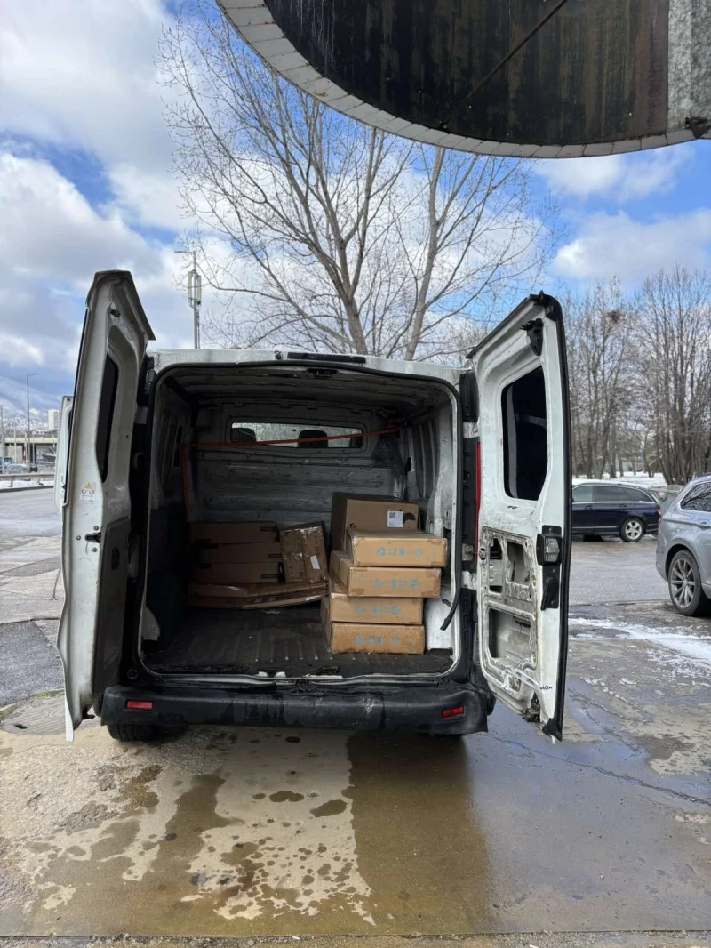 Opel Vivaro 1.9, снимка 6 - Бусове и автобуси - 53519515