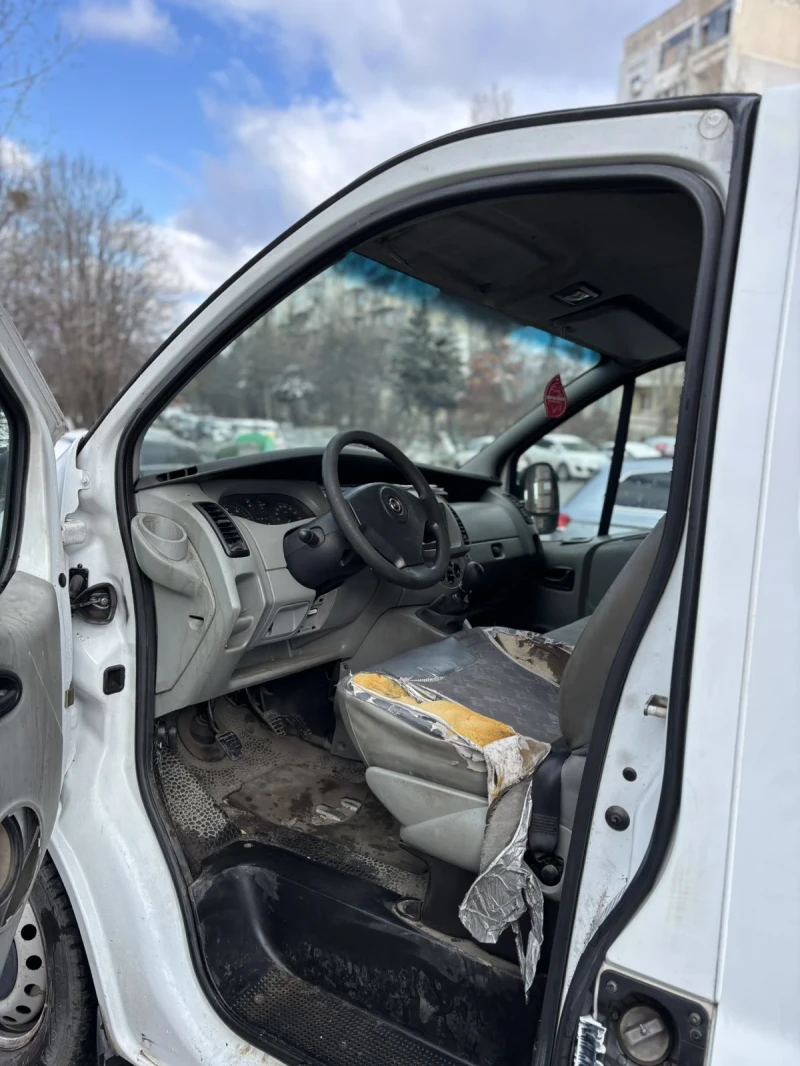 Opel Vivaro 1.9, снимка 5 - Бусове и автобуси - 53519515