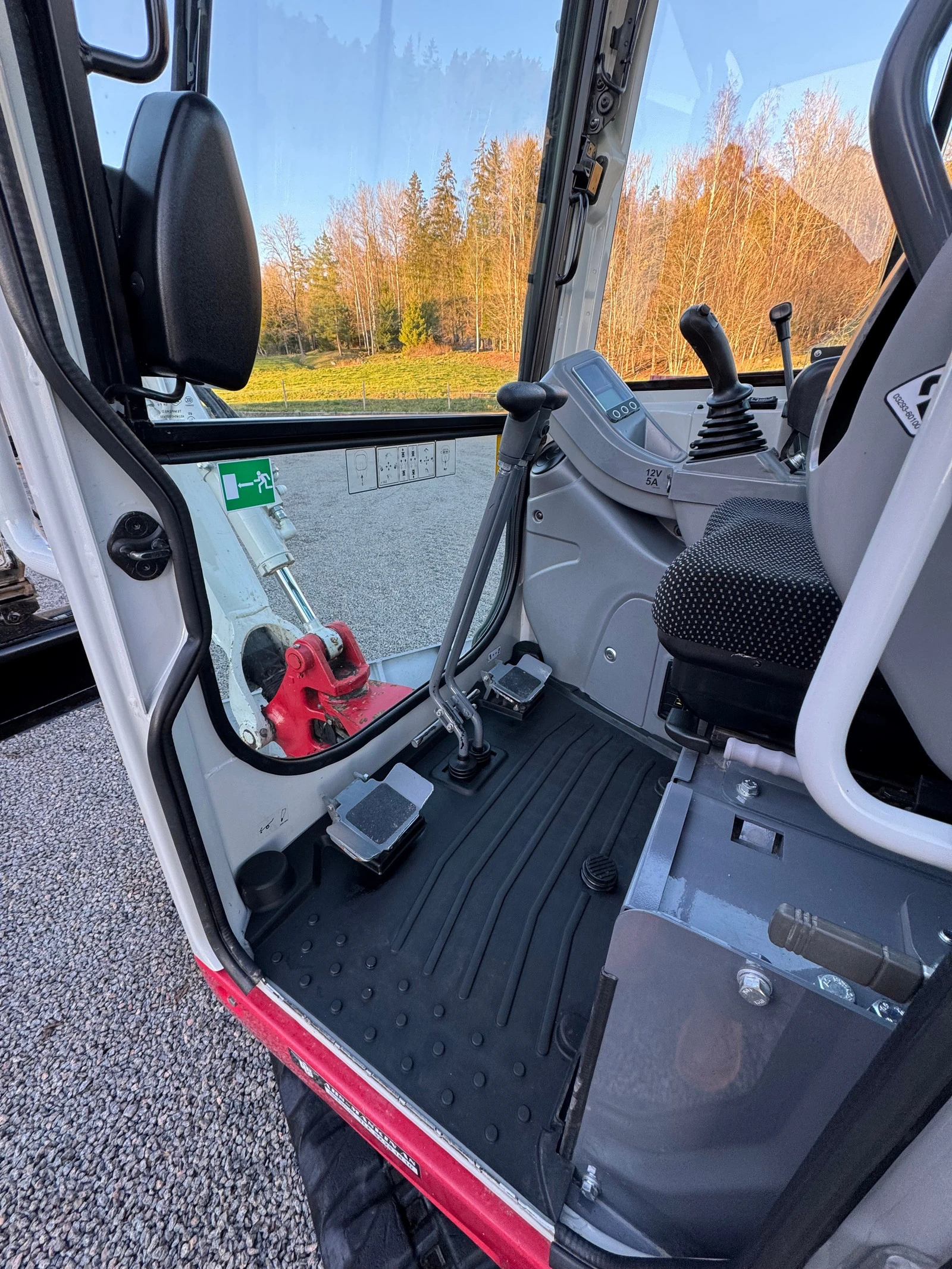 ����� Takeuchi TB216A | Mobile.bg � ����������� 12