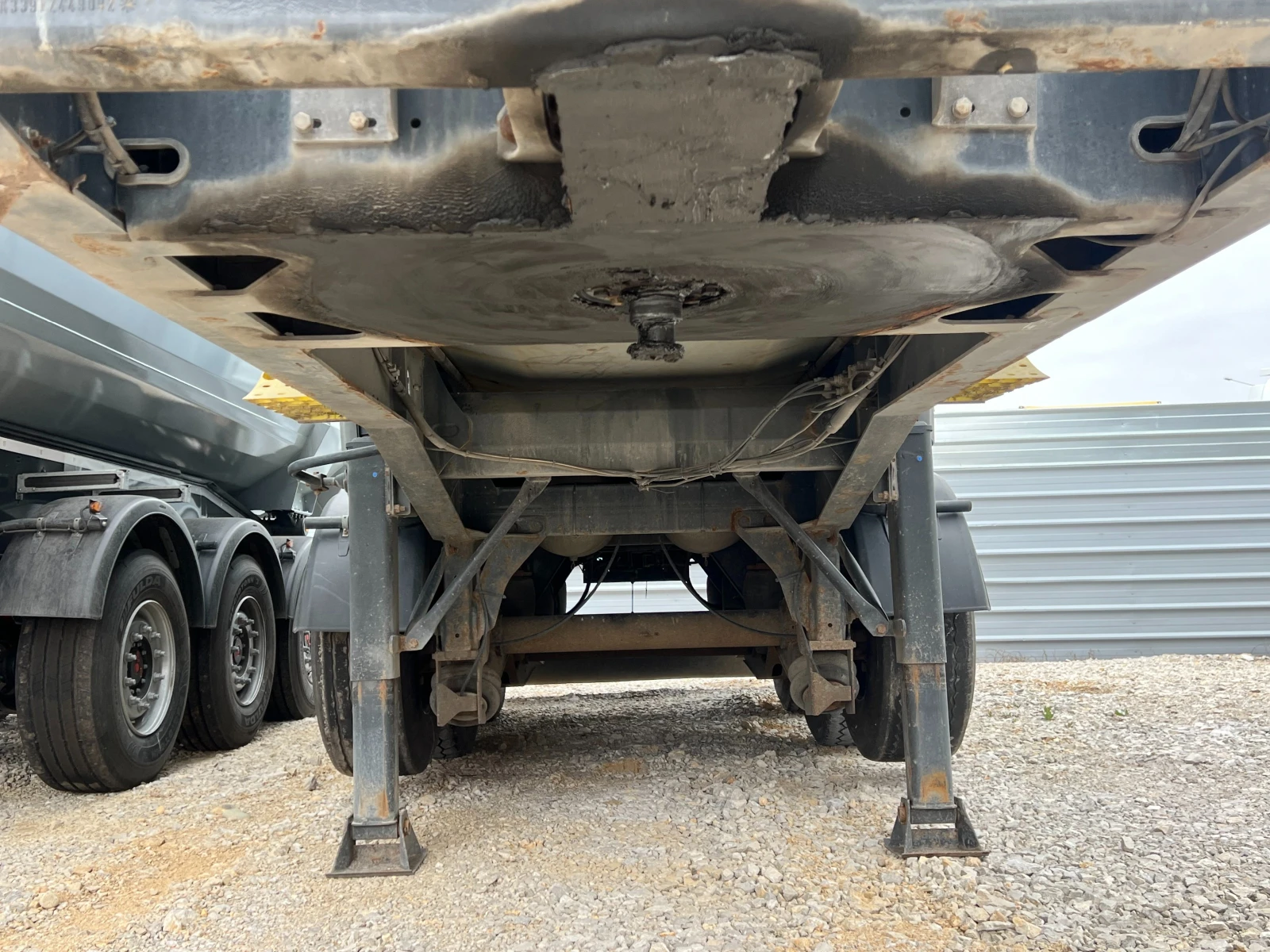 Полуремарке Schwarzmuller 6230кг, 28м3, ALCOA, боге, снимка 9 - Ремаркета - 53894747