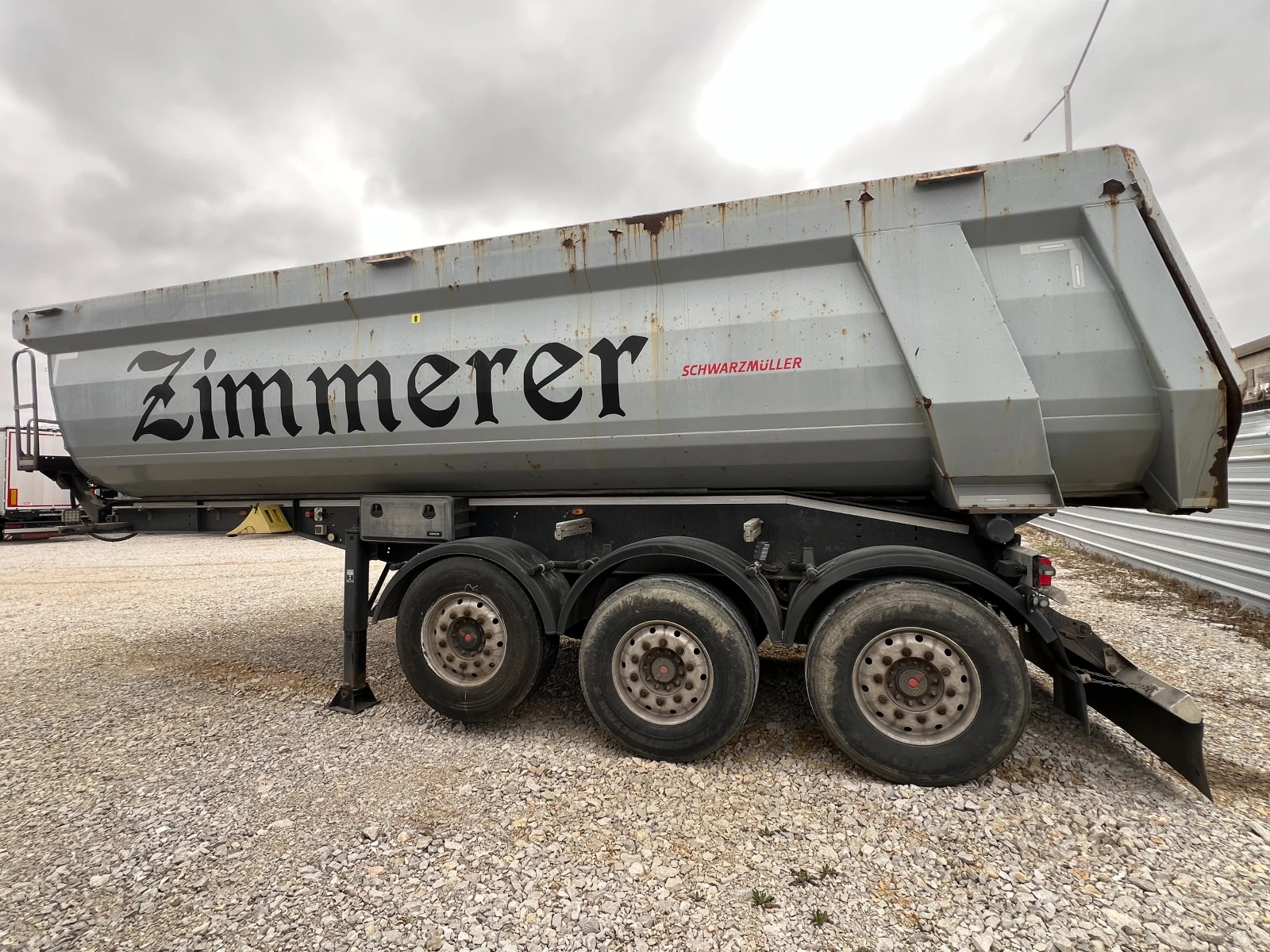 Полуремарке Schwarzmuller 6230кг, 28м3, ALCOA, боге, снимка 3 - Ремаркета - 53894747