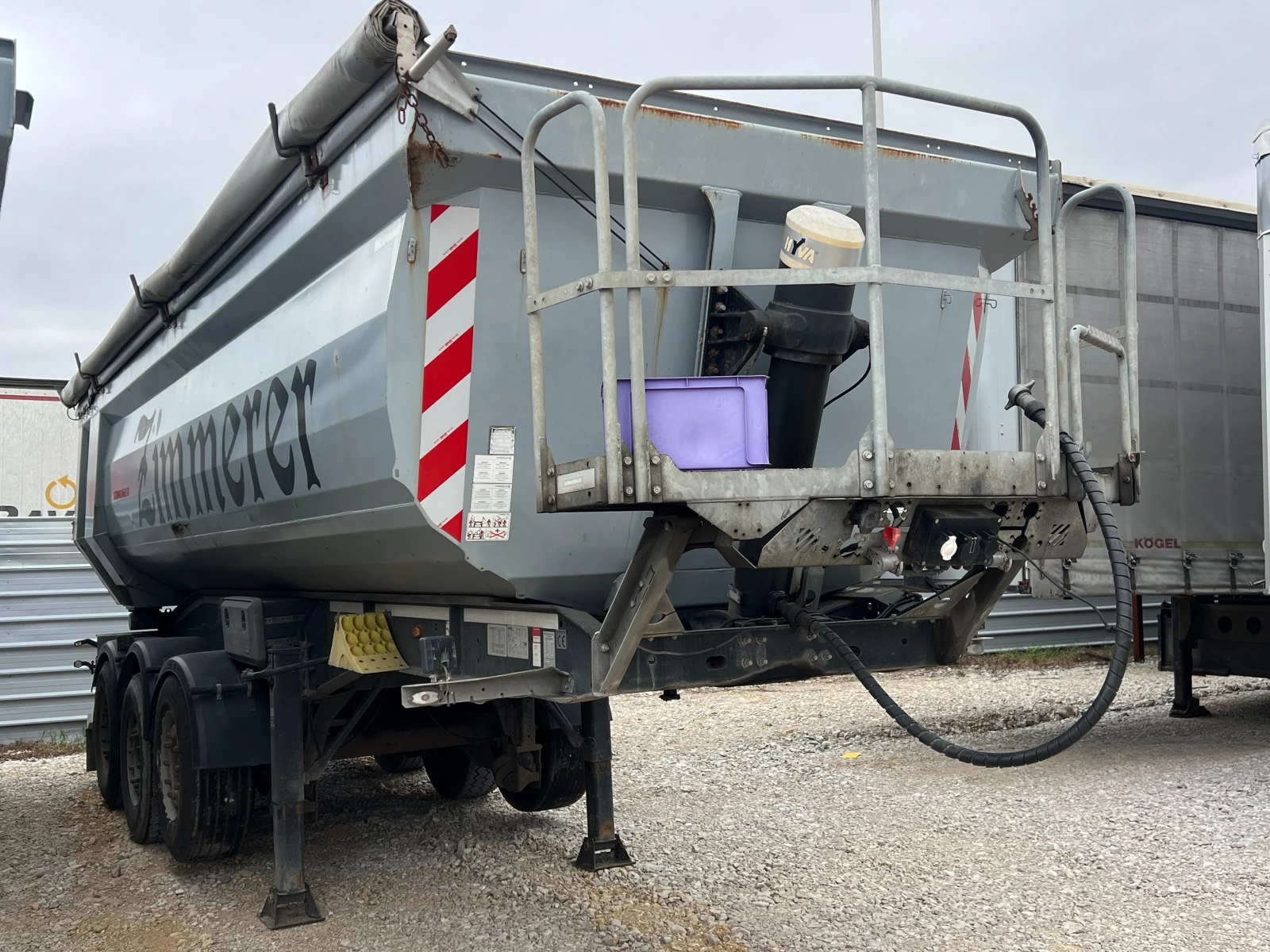 Полуремарке Schwarzmuller 6230кг, 28м3, ALCOA, боге, снимка 7 - Ремаркета - 53894747