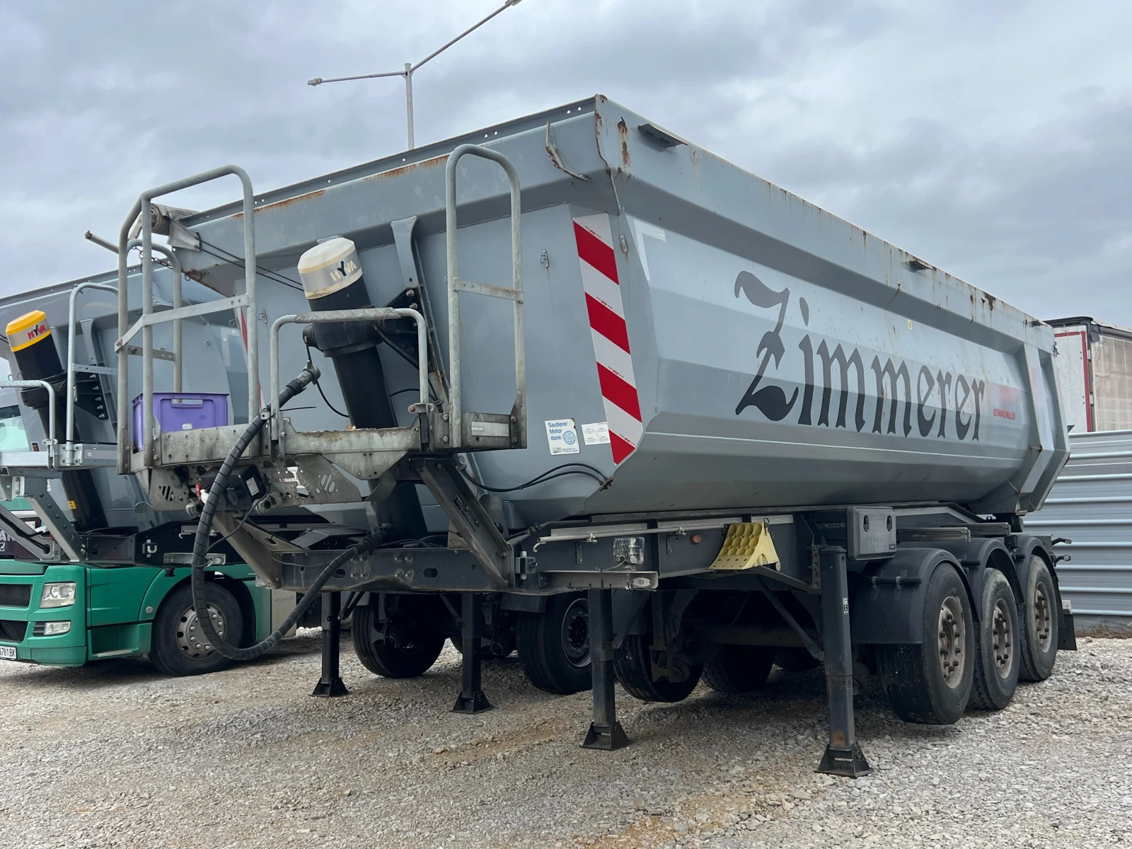 Полуремарке Schwarzmuller 6230кг, 28м3, ALCOA, боге