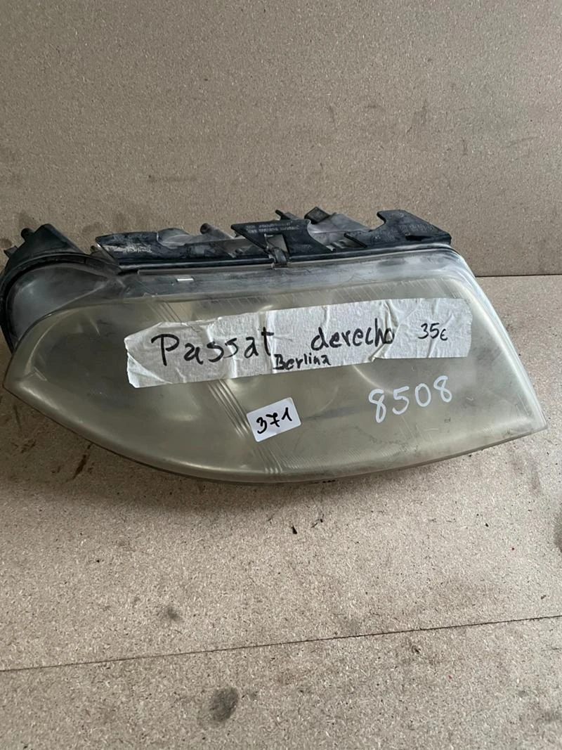 Фар десен Vw Passat 00-05 Original за полиране , снимка 1 - Части - 39569543